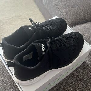 APL Techloom PRO 8.5 Women's Black/White Sneakers